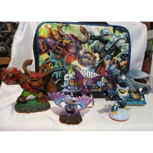 Skylanders Giants Figure Game Pieces Lot of 5 with Skylanders Giants Case
